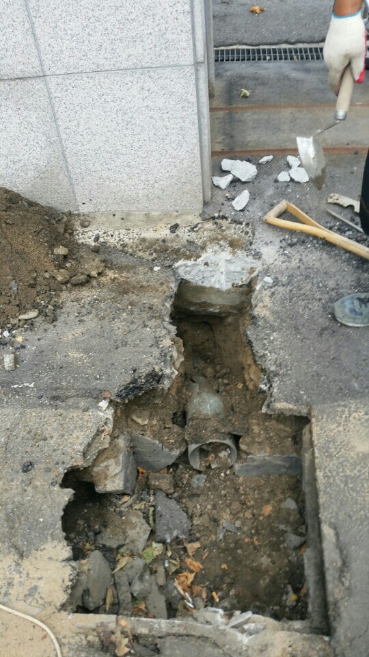 미도파백화점 맨홀공사2.jpg