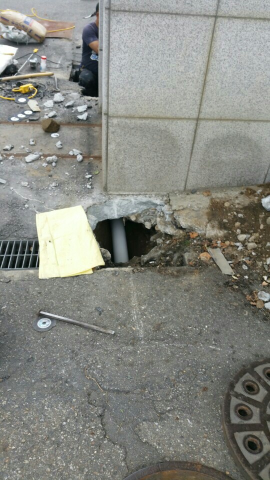 미도파백화점 맨홀공사4.jpg